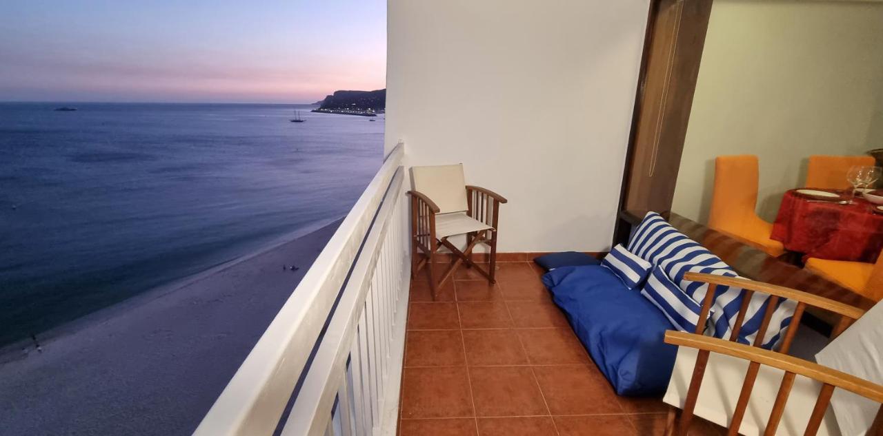 Sesimbra Sun&Sea - Beachfront Apartment! Exterior photo