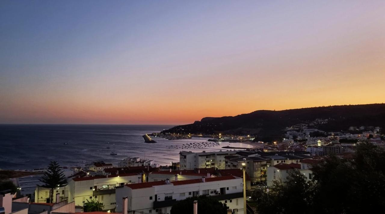 Sesimbra Sun&Sea - Beachfront Apartment! Exterior photo